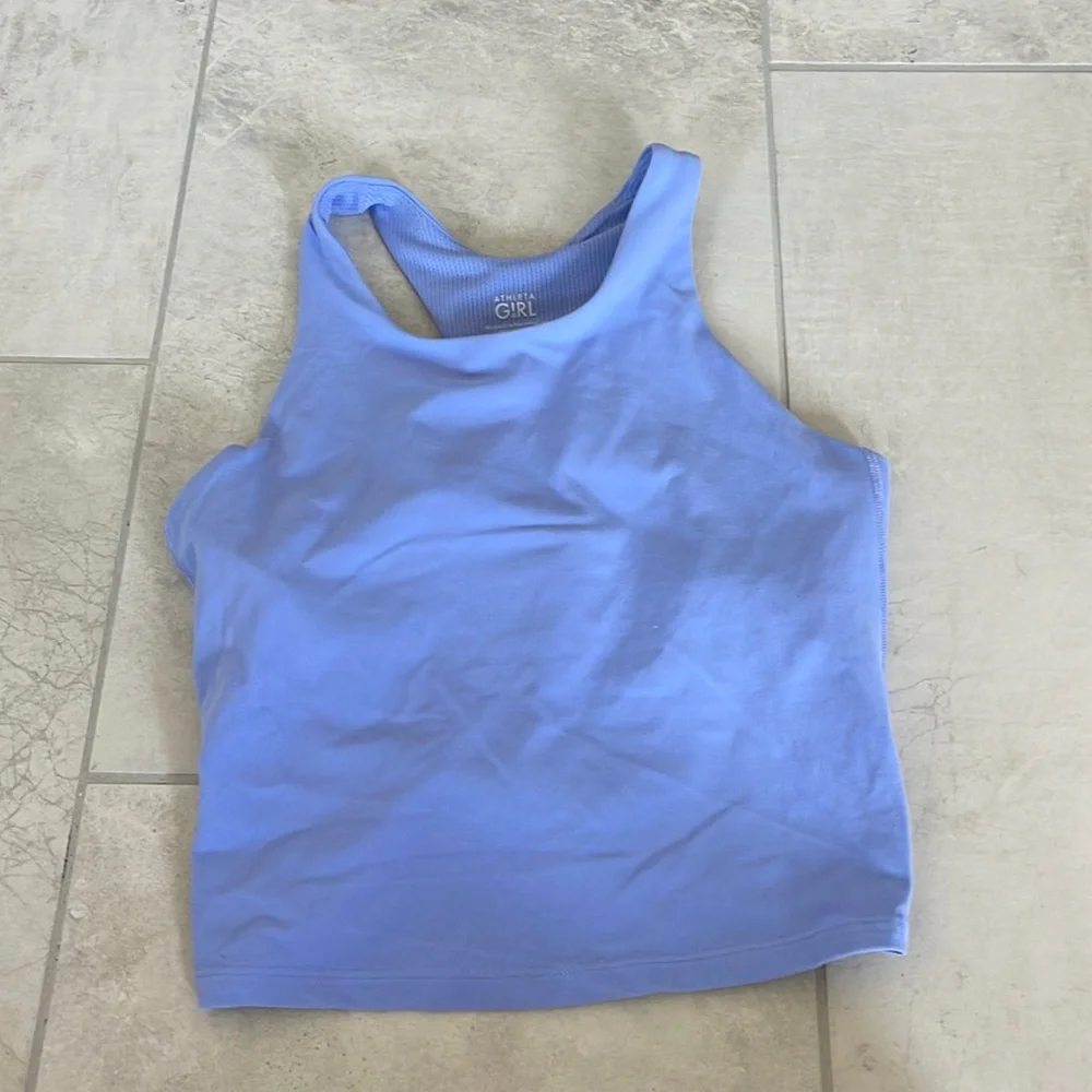 Workout top - Picture 1 of 3